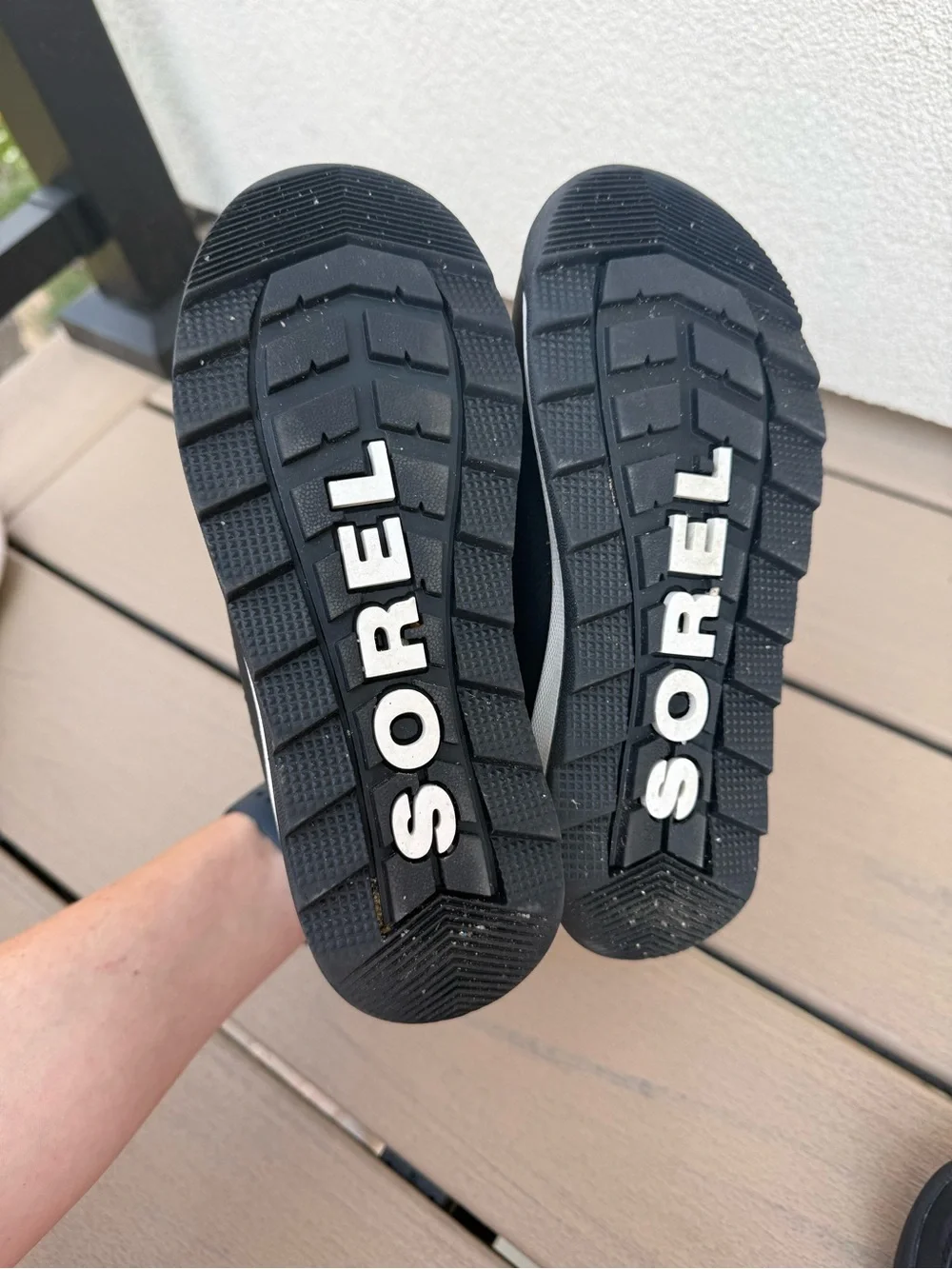 Sorel Whitney Snow Boots Boys Size 1 Black Gray & Lime Green